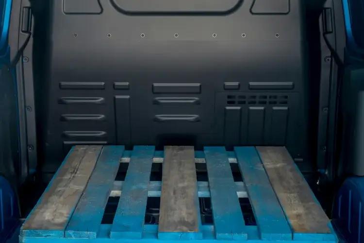 3980868 100kW 43kWh Limited Van Auto